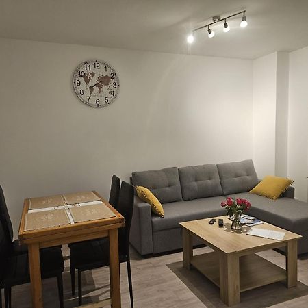 Joli Appartement En Face De Lac Nantua Bagian luar foto