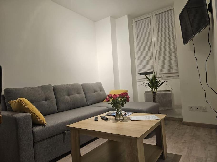 Joli Appartement En Face De Lac Nantua Bagian luar foto